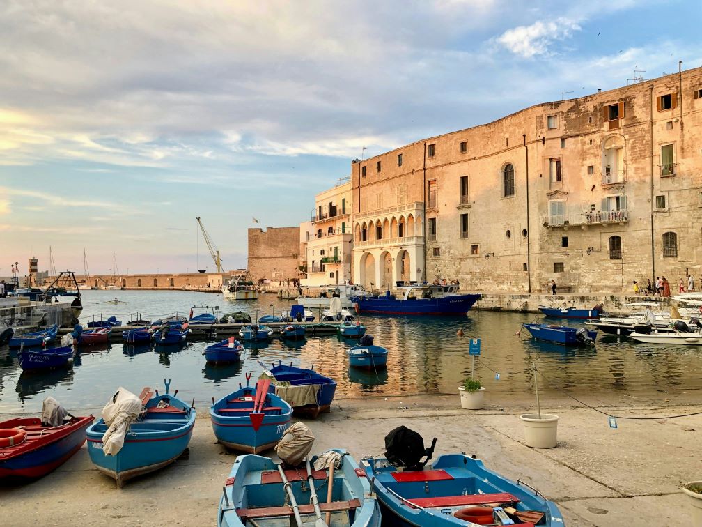 Monopoli Hafen tagsüber