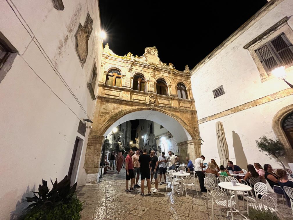 Ostunis Sehenswürdigkeit Arco Scoppa