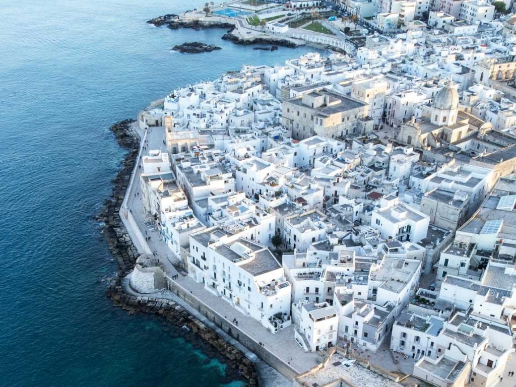 Polignano a Mare aus der Vogelperspektive